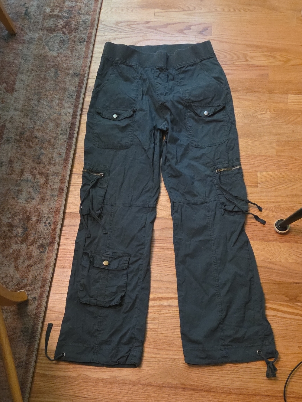 Women's Khaki Green Cargo Pants with Multiple Pockets M
